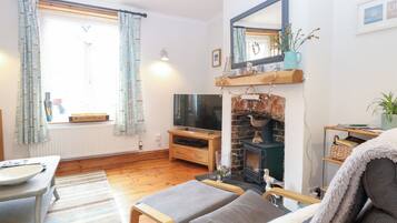 Cottage | Living area | TV, DVD player