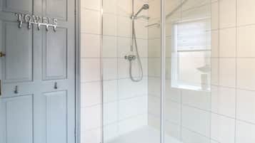 Cottage | Badkamer | Een douche