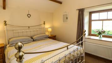 Stuga | 2 sovrum, individuell inredning, unika möbler och gratis wi-fi