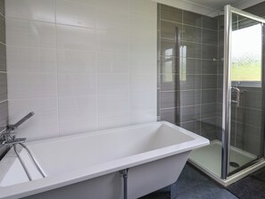 Ferienhaus | Badezimmer | Dusche, Haartrockner