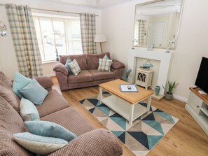 Cottage | Living area | TV, DVD player