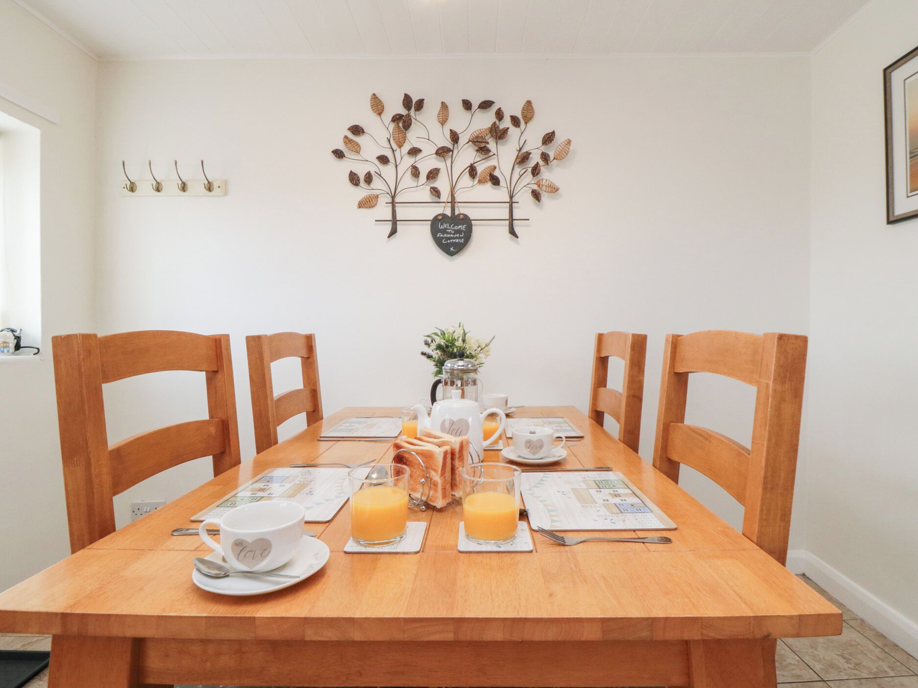 Cottage | Dining