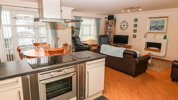 Cottage | 3 bedrooms, individually decorated, individually furnished, free WiFi