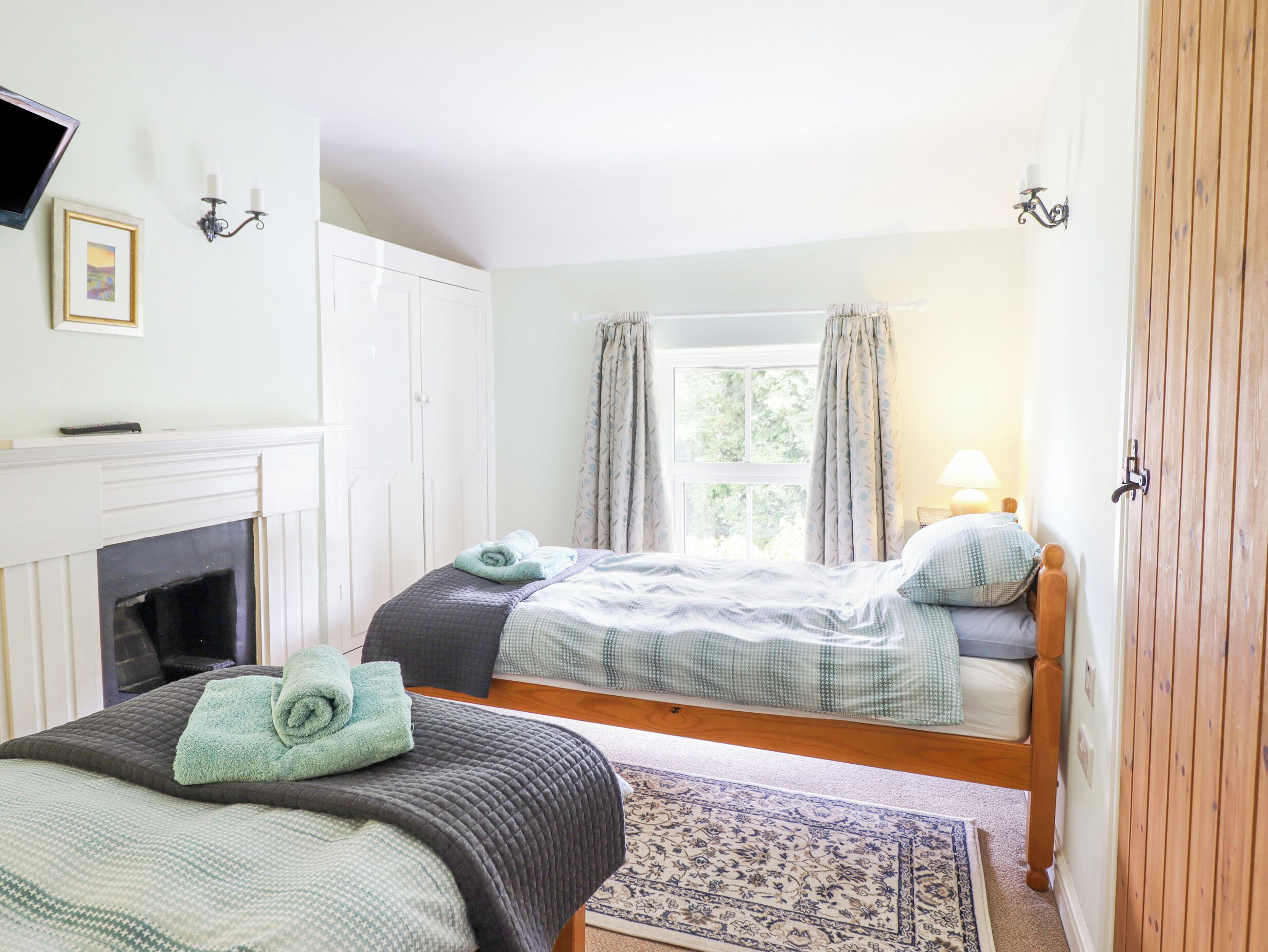 Cottage | 3 bedrooms, individually decorated, individually furnished, free WiFi