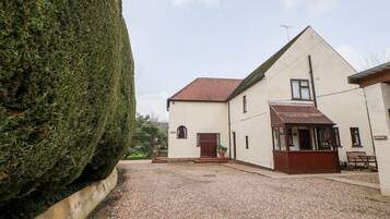 Cottage | Front of property
