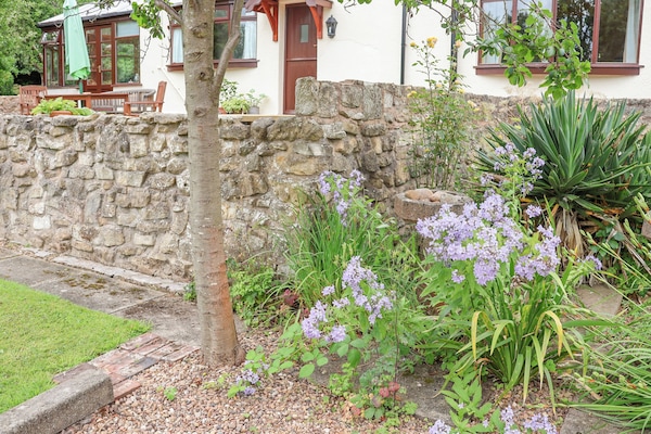 Cottage | Property grounds