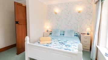 Cottage | 3 bedrooms, individually decorated, individually furnished, free WiFi