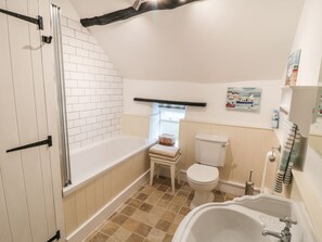 Cottage | Badkamer | Een douche