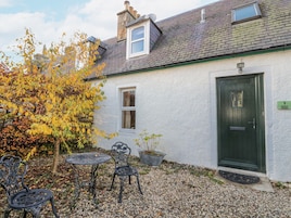 Cottage | Outdoor dining