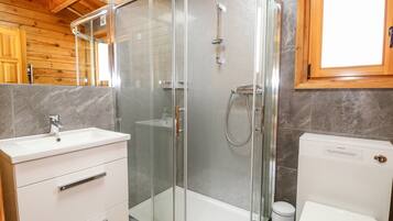 Cottage | Bathroom | Shower