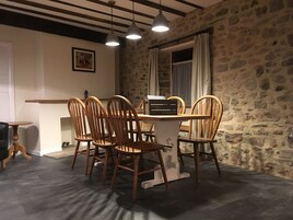 Refrigerador, microondas, placa de cocina, lavavajillas