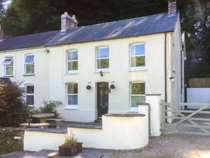 Exterior - Teifi House (Cardigan)