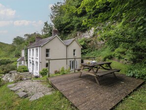Cottage | Outdoor dining - Teifi House (Cardigan)