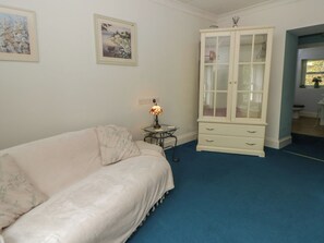 Cottage | Living area | DVD player - Teifi House (Cardigan)