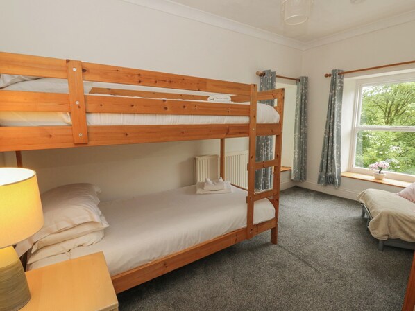 Cottage | 3 bedrooms, individually decorated, individually furnished, free WiFi - Teifi House (Cardigan)