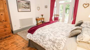 Cottage | 2 bedrooms, individually decorated, individually furnished, free WiFi