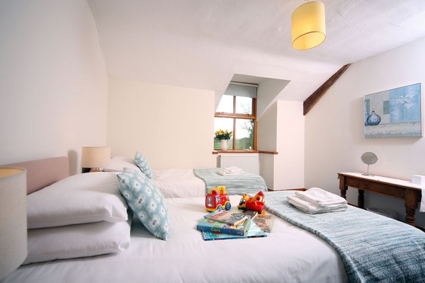 Cottage | 5 bedrooms, WiFi (free), individually decorated, individually furnished