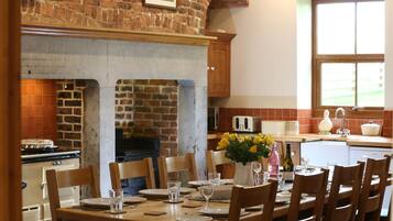 Cottage | Dining