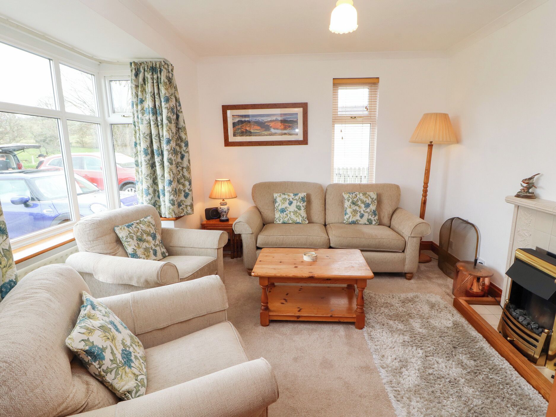 村舍 | 起居区 | 电视、DVD 播放器