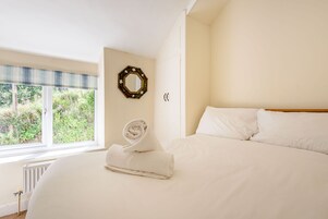 Cottage | 3 bedrooms, individually decorated, individually furnished, free WiFi