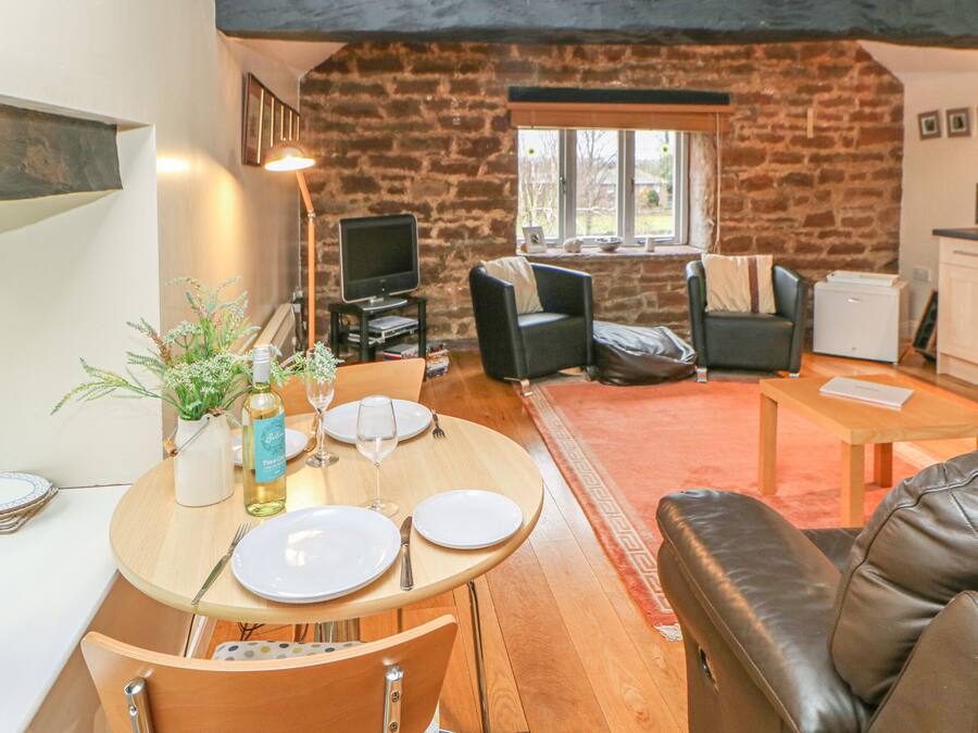 Cottage | Living area | TV, DVD player