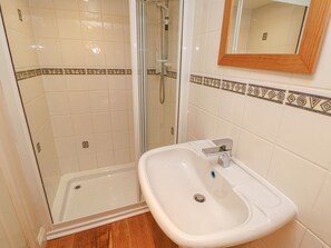 Cottage | Bathroom