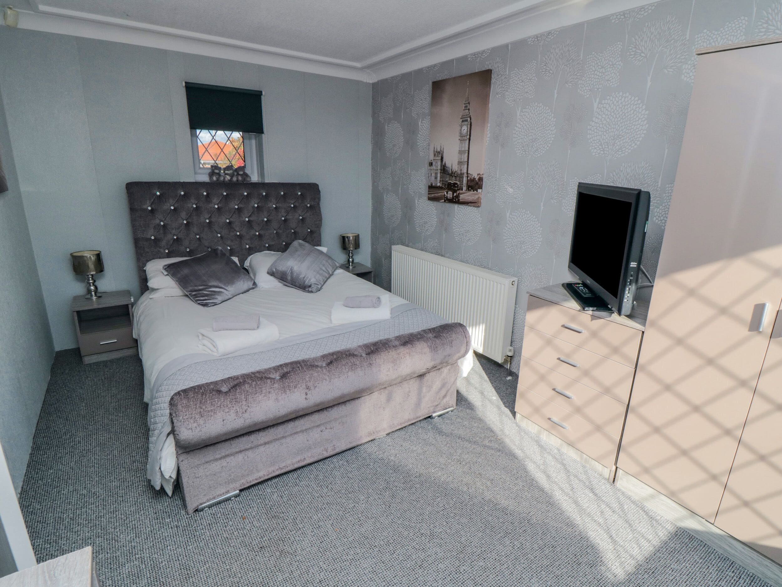 Casa rural | 8 dormitoris, decoració individual i mobiliari individual 