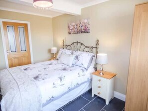 Cottage | 4 bedrooms, individually decorated, individually furnished, free WiFi - Arfryn (Bangor)