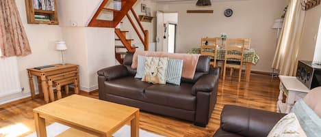 Cottage | Salle de séjour | Télévision, lecteur de DVD