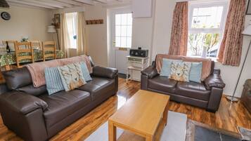 Stuga | Vardagsrum | Tv och dvd-spelare