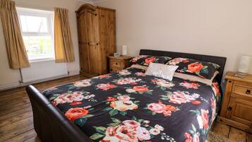 Stuga | 2 sovrum, individuell inredning, unika möbler och gratis wi-fi