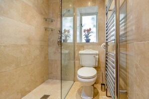 Cottage | Bathroom