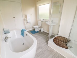 Chaumière | Salle de bain | Douche, séchoir à cheveux