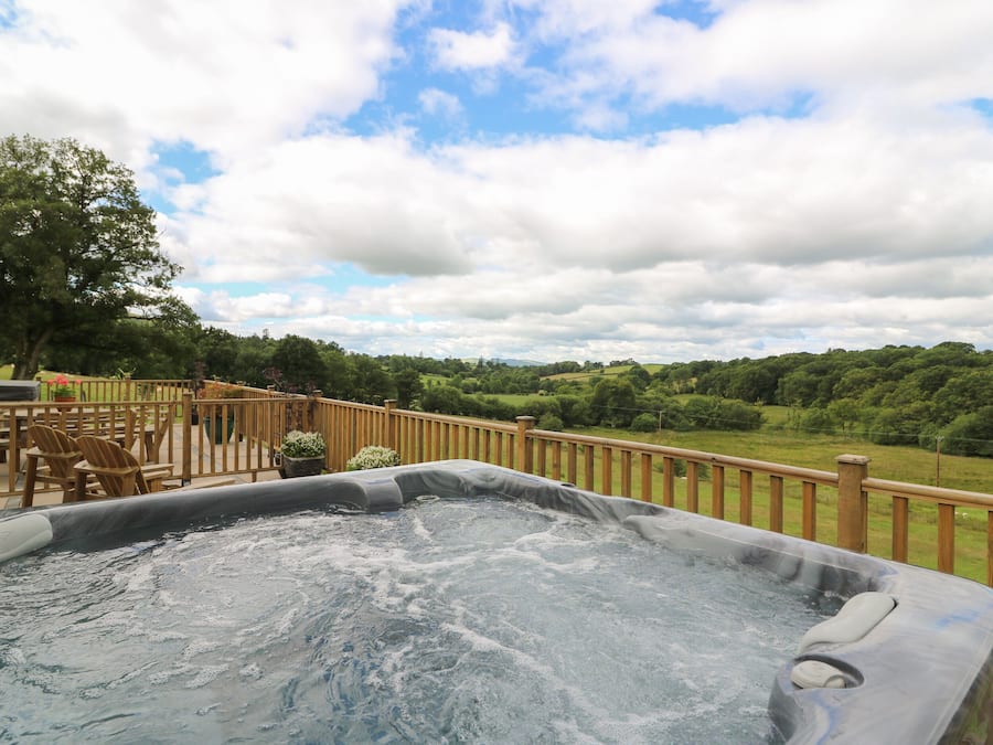 Cottage | Property grounds