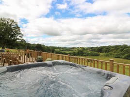 Cottage | Property grounds