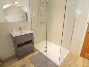 Cottage | Bathroom | Shower - Carwood (Appleby-in-Westmorland)