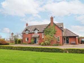 Exterior - Manor Wood (Chester)