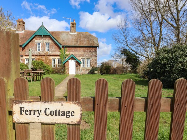 Exterior - Ferry Cottage (Woodbridge)