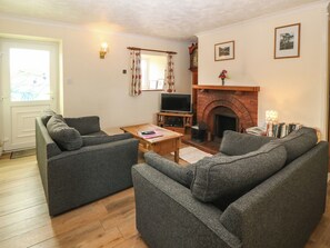 Cottage | Living area | TV, DVD player