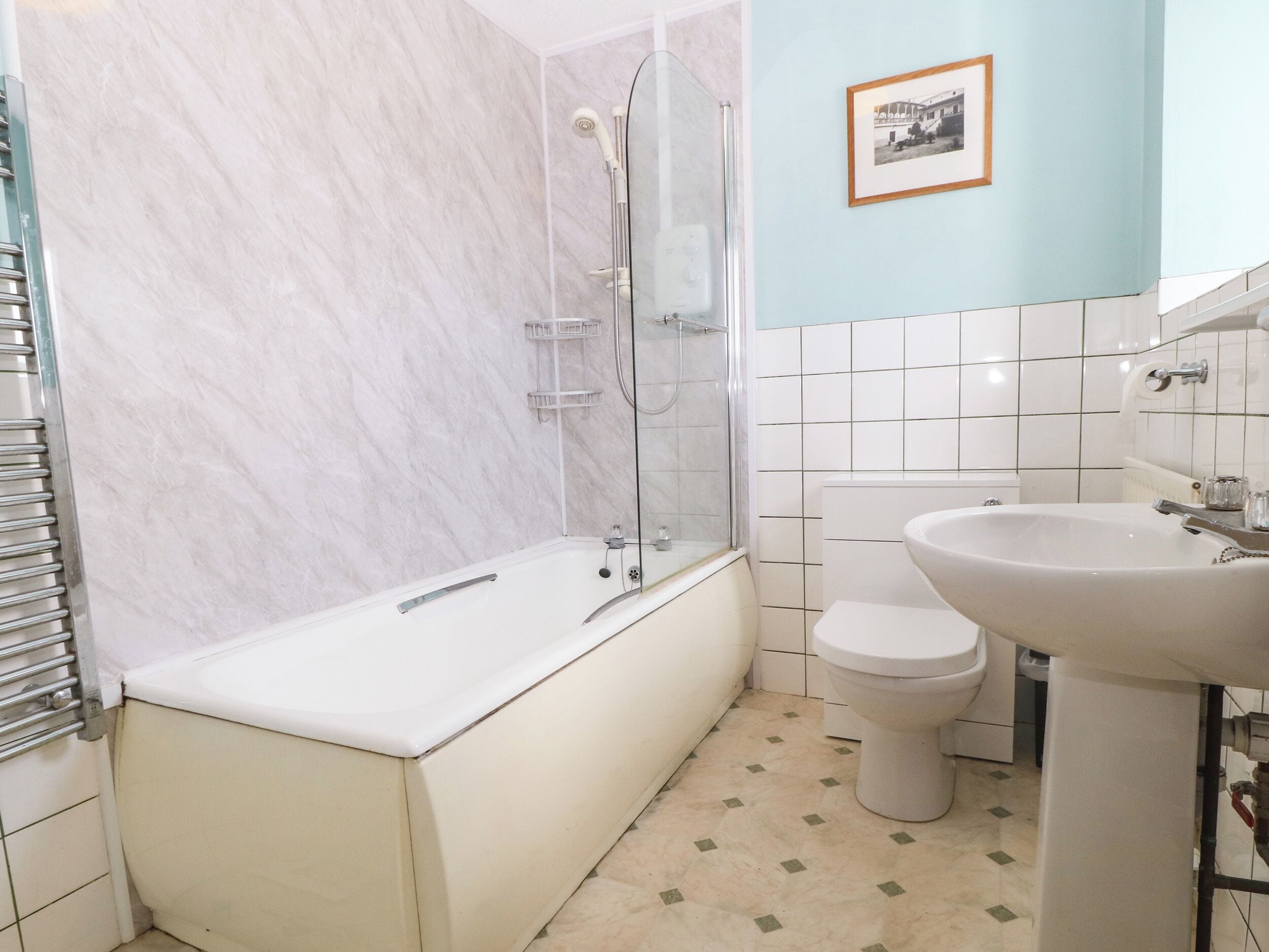 Ferienhaus | Badezimmer | Dusche, Haartrockner