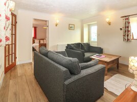 Cottage | Living area | TV, DVD player