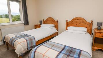 Cottage | 2 bedrooms, individually decorated, individually furnished, free WiFi