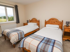 Cottage | 2 bedrooms, individually decorated, individually furnished, free WiFi - Pheasant Wood (Llandrindod Wells)