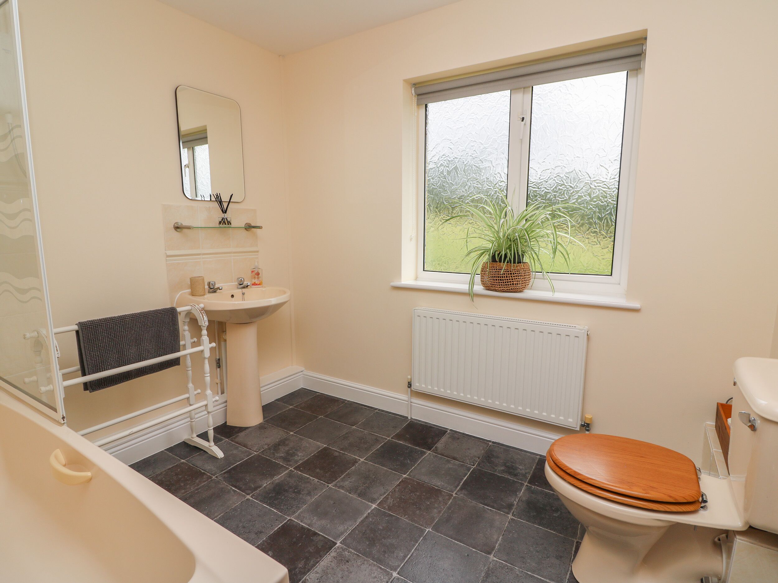 Cottage | Bathroom | Shower