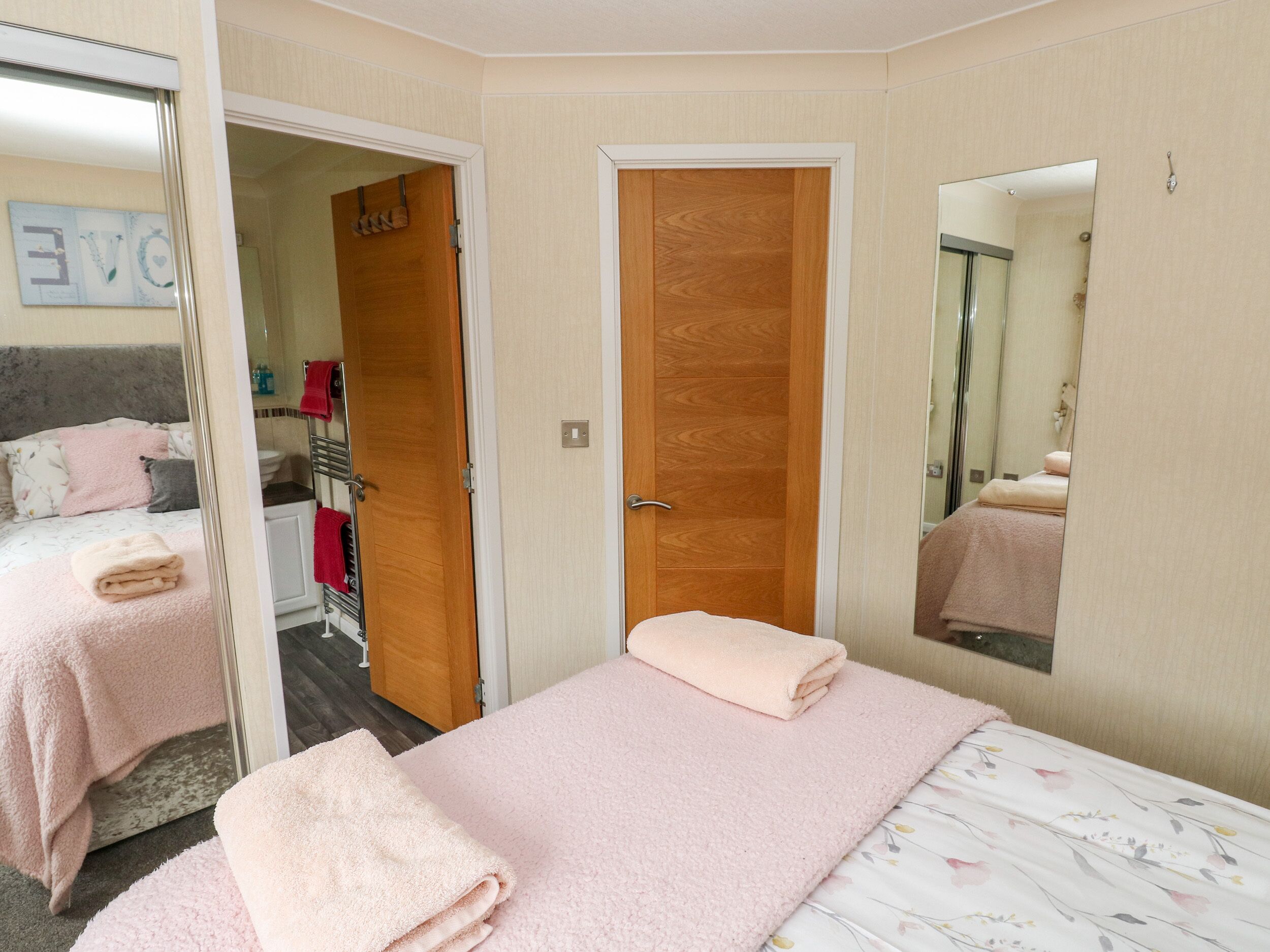 코티지 | 3 개의 침실, 각각 다른 스타일의 인테리어, 각각 다르게 가구 비치, 무료 WiFi