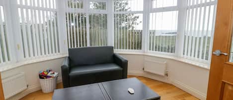 Cottage | Living room | TV