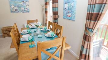 Cottage | Dining
