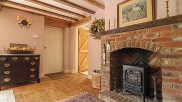 Cottage | Interior