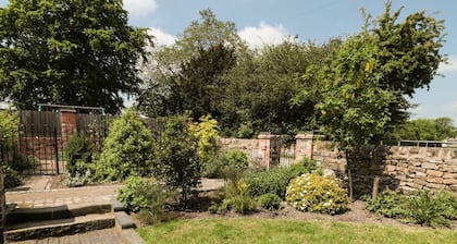 Just A Cottage, Newlands Farm