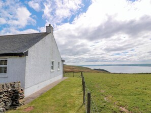 Cottage | Property grounds - Little Laight (Stranraer)